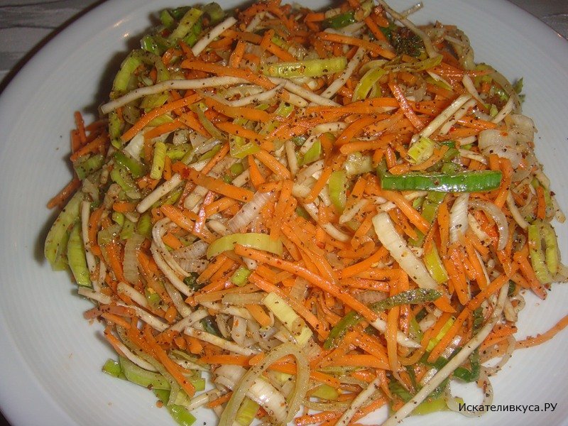Салат из сельдерея с морковью