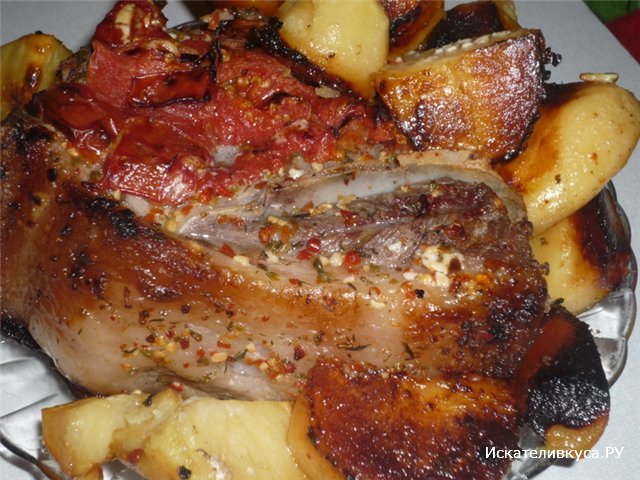 Свинина с картофелем и чесноком в рукаве