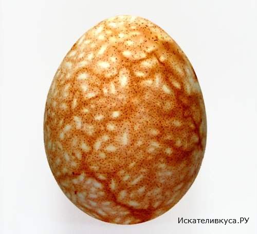 Как покрасить яйца луковой шелухой: 5 вариантов